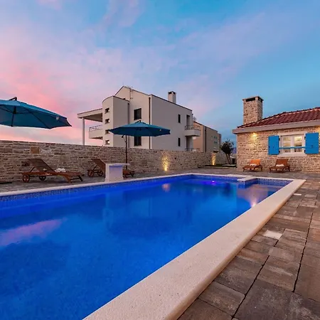 Villa Zizi -vrsi